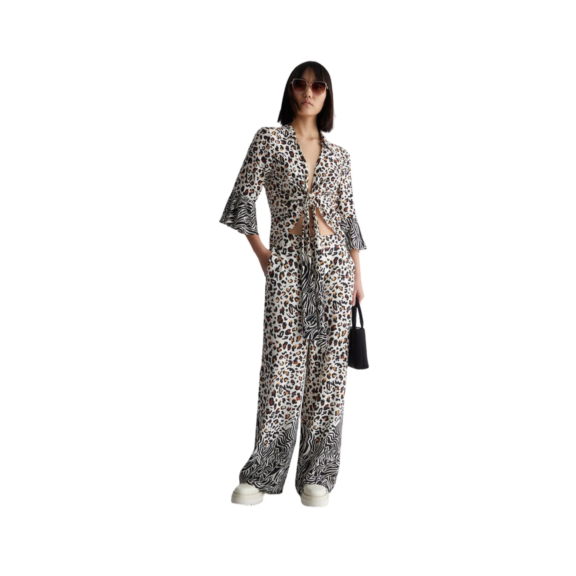 Blusa animalier ecosostenibile donna - Macula fondo bianco - Image 4