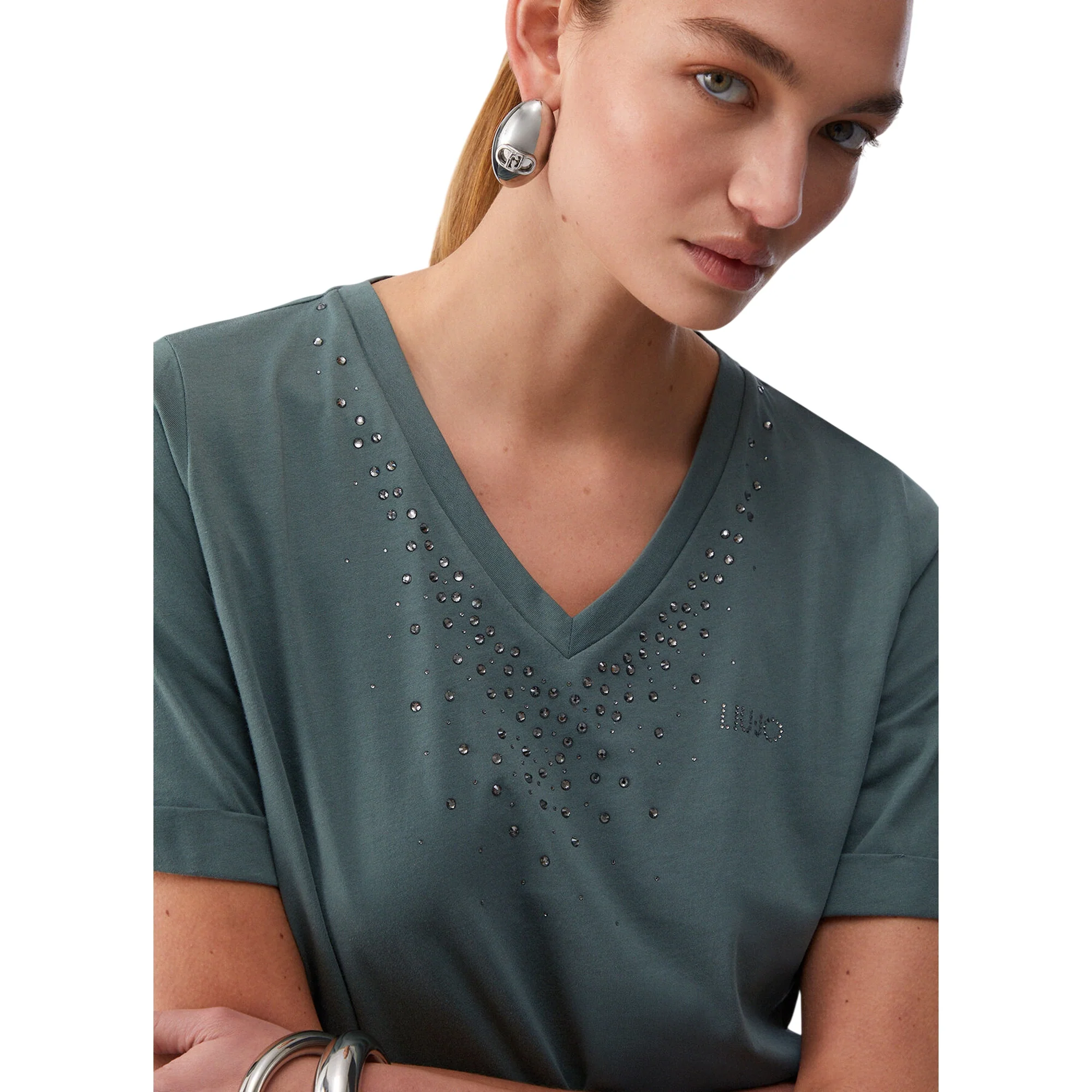 T-shirt verde militare scollo a V con strass - Image 4