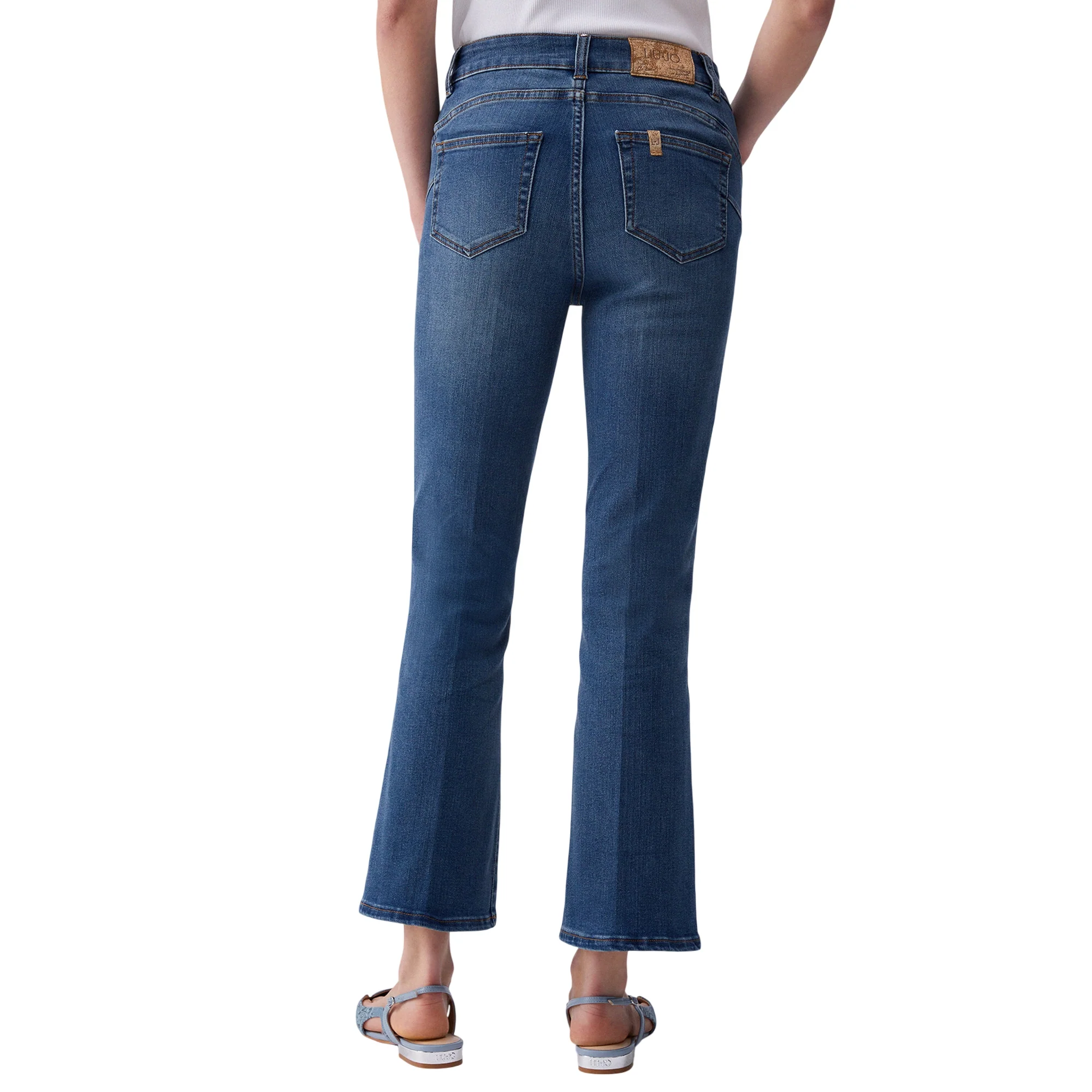Jeans Flare Donna dal taglio cropped - Image 3