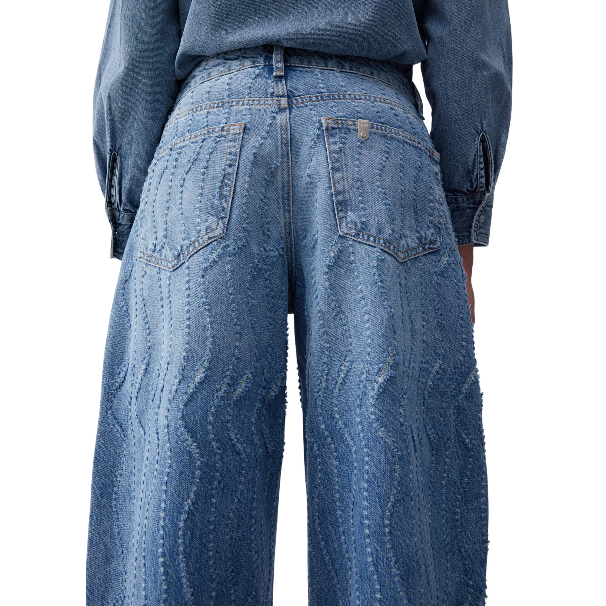 Jeans flare Donna con dettagli laserati - Image 4