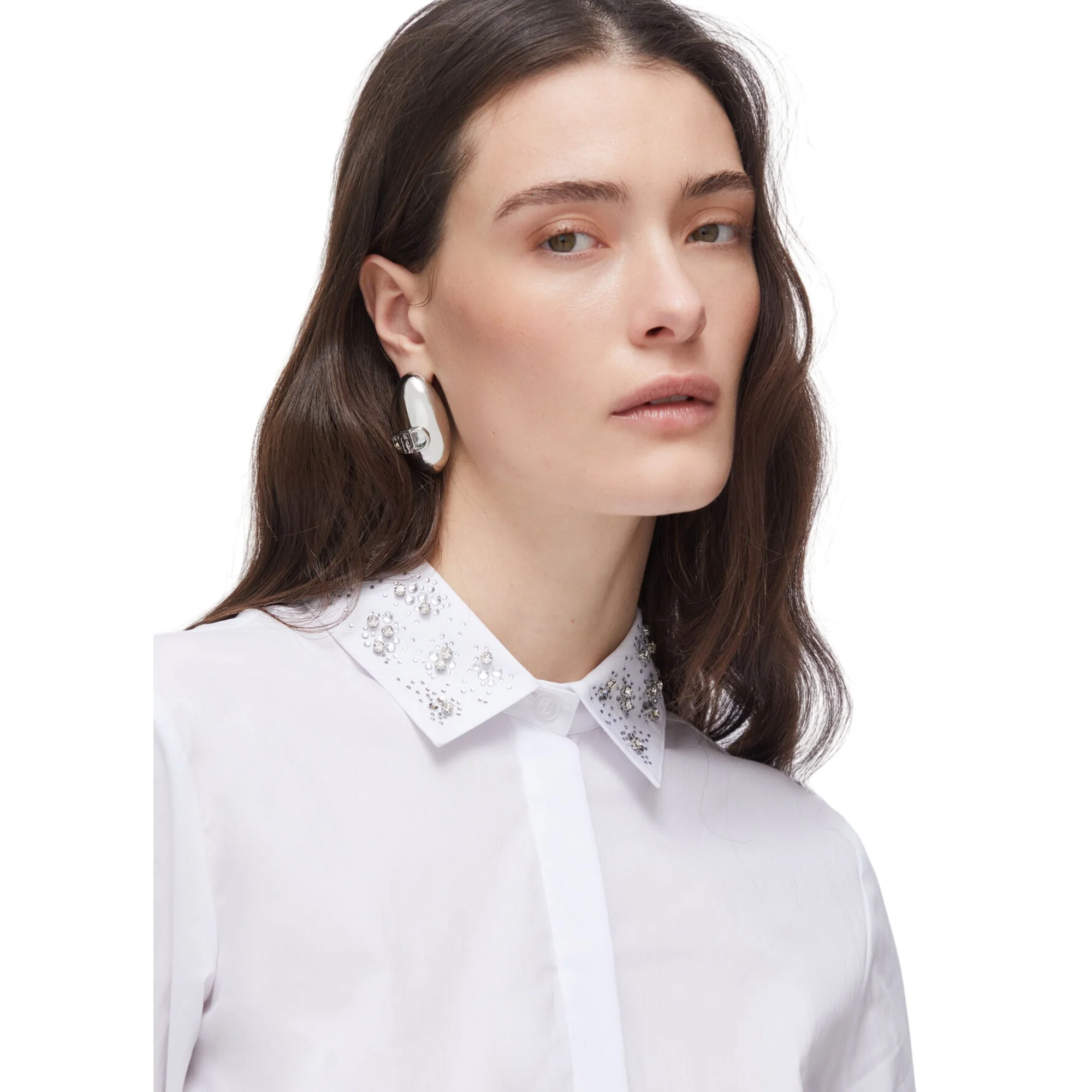 Camicia bianca impreziosita con ricami gioiello sul collo - Image 4