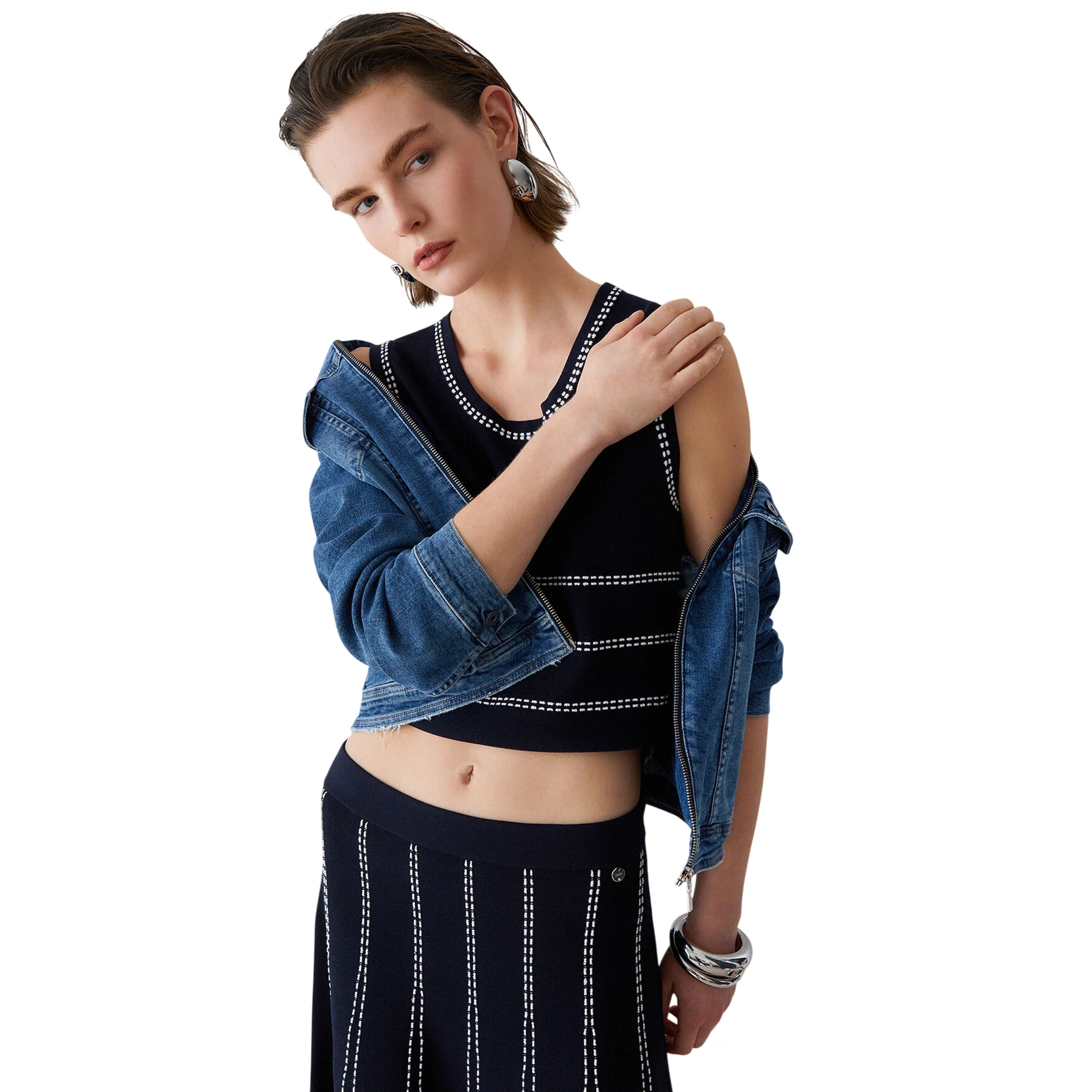 Top blu in maglia con cuciture bianche a contrasto - Image 6