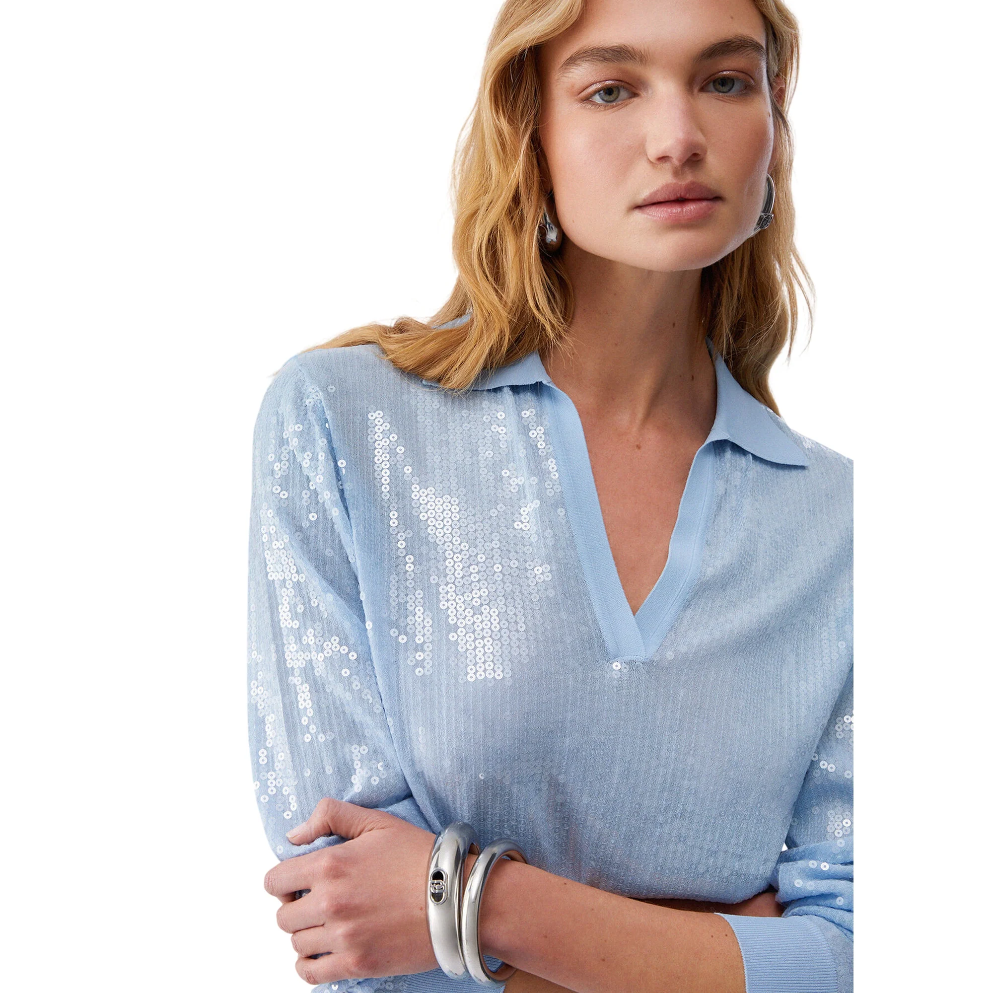 Maglia azzurra scollo a V con paillettes - Image 4
