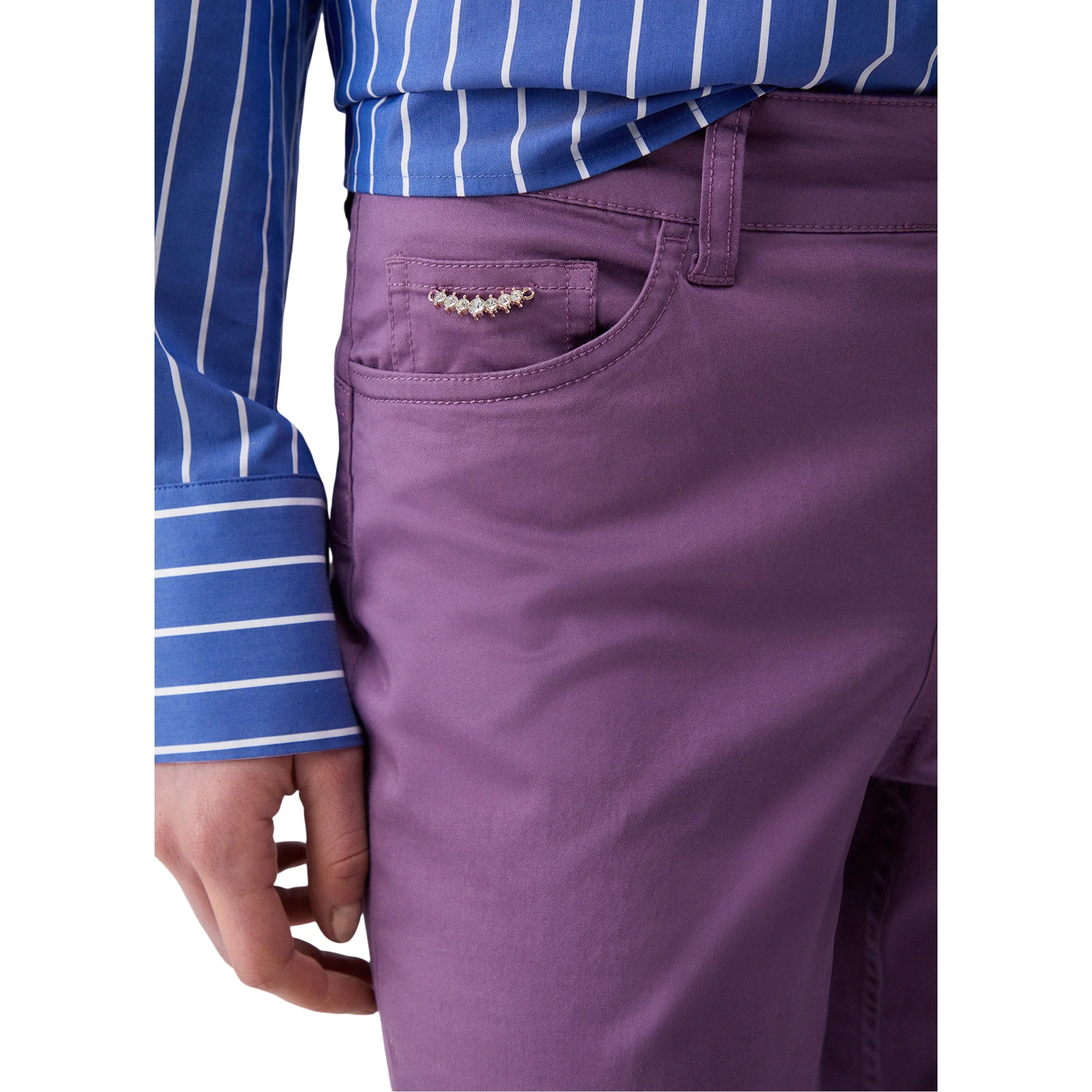 Pantaloni skinny con risvolto in viola - Image 4