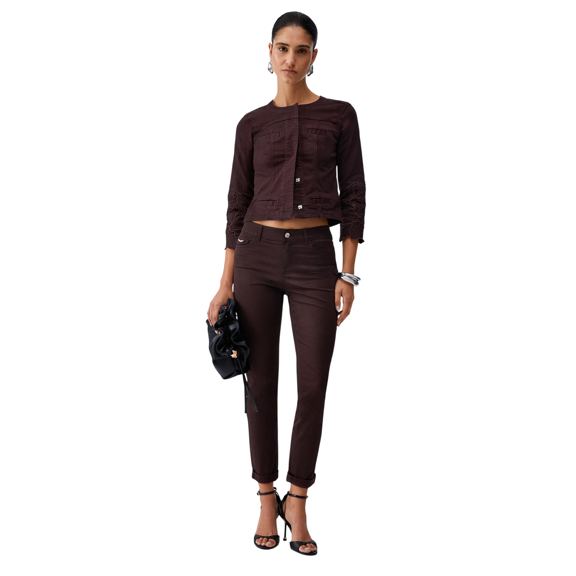 Pantaloni skinny con risvolto in marrone - Image 4