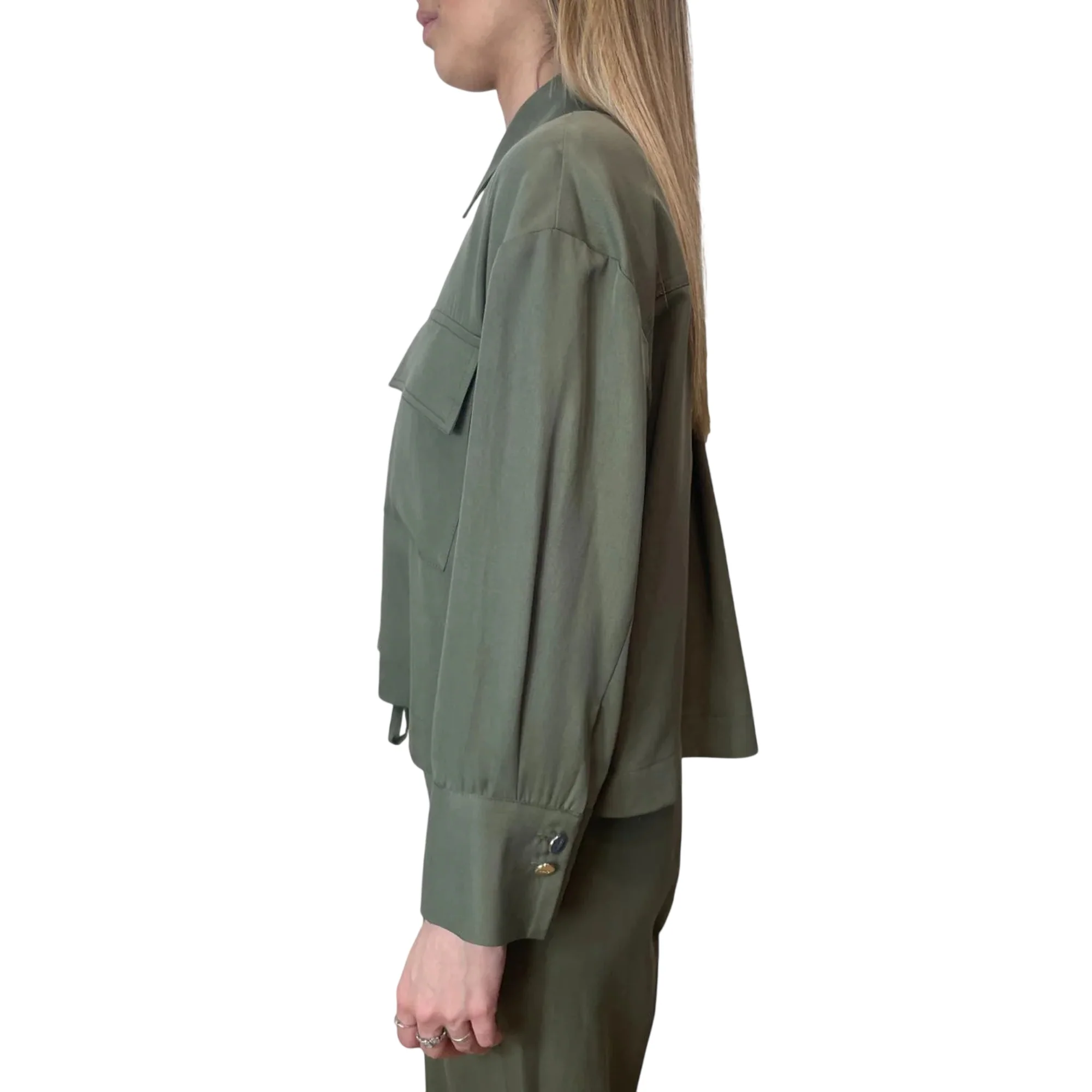 Camicia verde oliva con tasche sul petto - Image 2