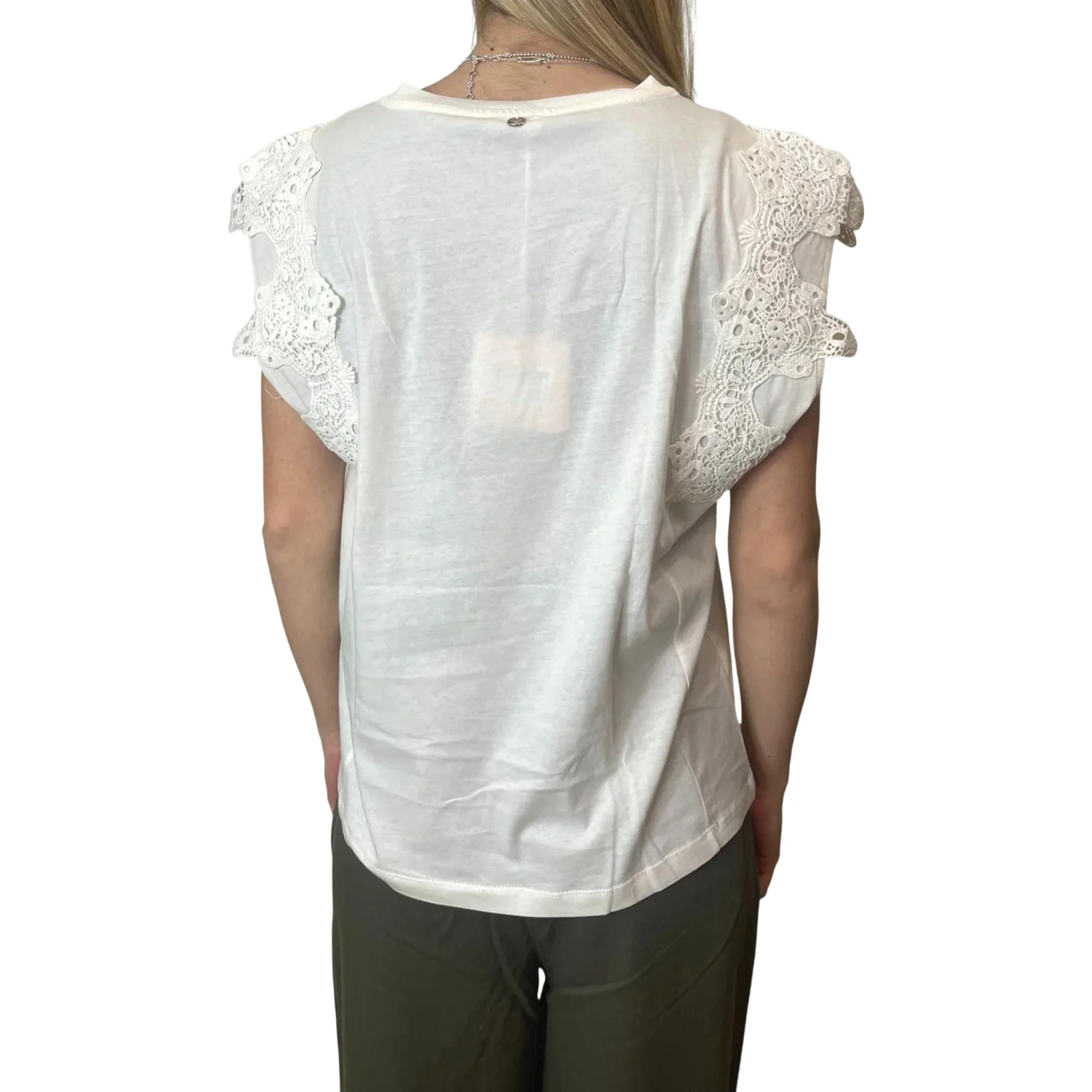 T-shirt bianca con pizzo e strass sulle maniche - Image 5