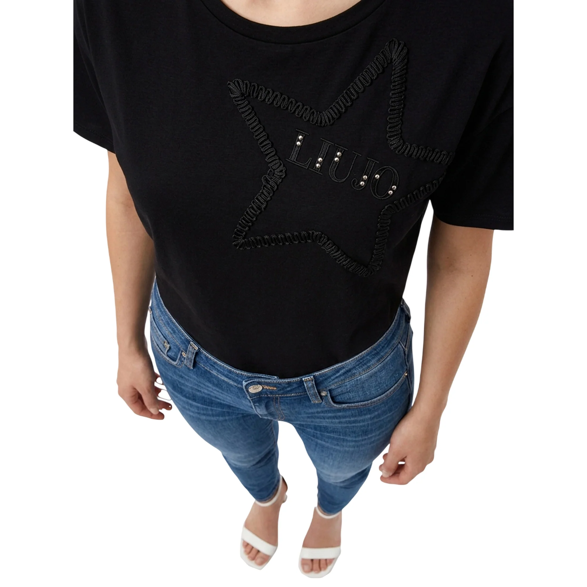 T-shirt nera da donna con stella ricamata - Image 4