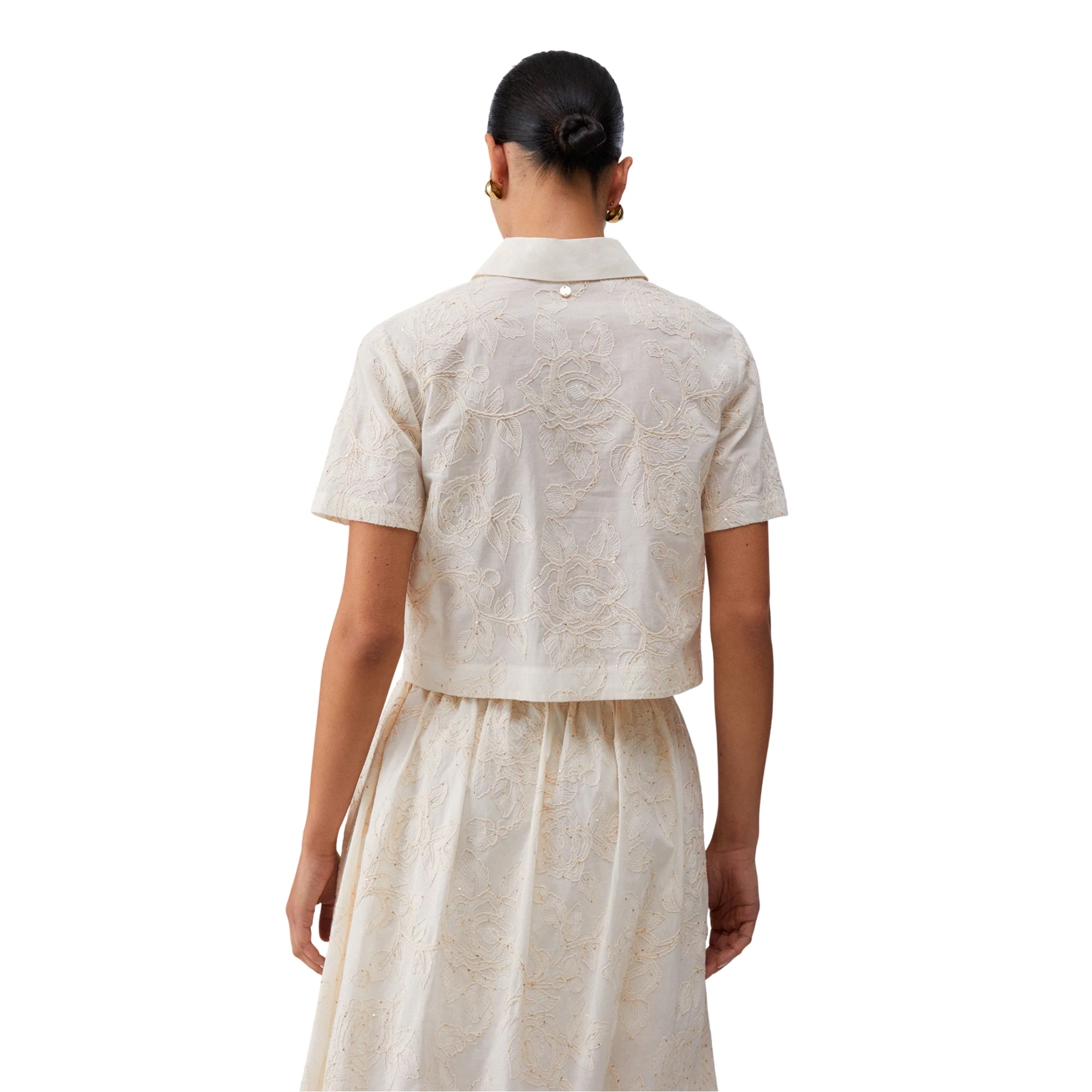 Camicia a maniche corte con ricami e paillettes in bianco - Image 3
