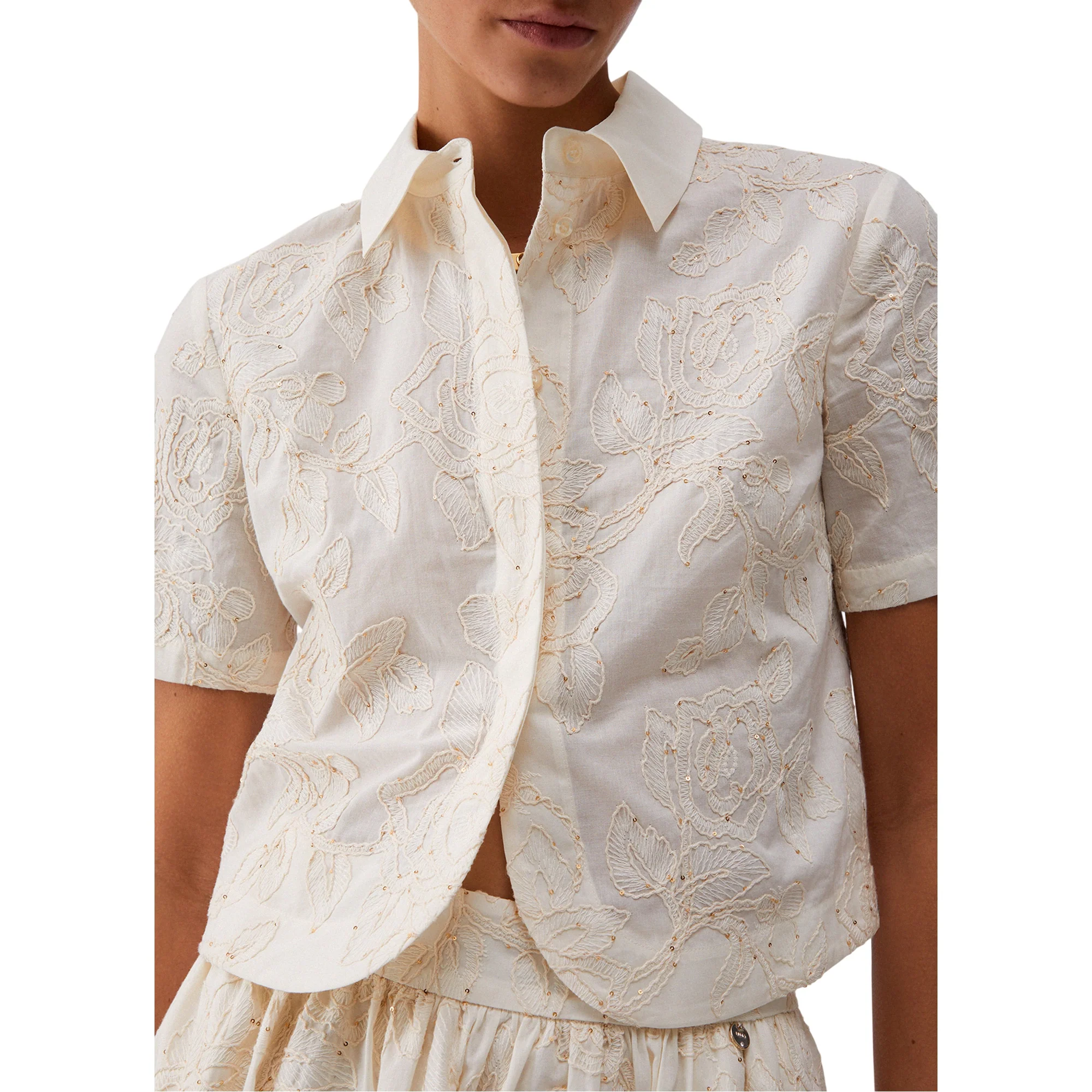 Camicia a maniche corte con ricami e paillettes in bianco - Image 4